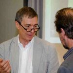 Two private eyes discuss their case.